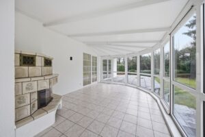 Architektenhaus-Zweibruecken-Wintergarten-Kamin