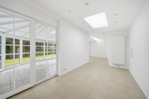 Architektenhaus-Zweibruecken-Wohnbereich-Wintergarten